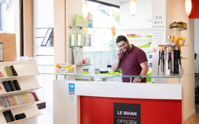 Benjamin-notre-responsable-du-magasin-de-Fouesnant-vous-accueille-avec-1-1738297558300709-400x250 - LE BIHAN OPTICIEN Benjamin-notre-responsable-du-magasin-de-Fouesnant-vous-accueille-avec-1-1738297558300709-400x250